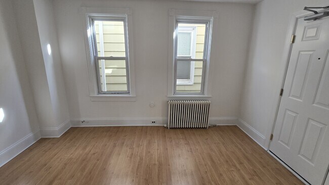 Building Photo - 468 Park Ave