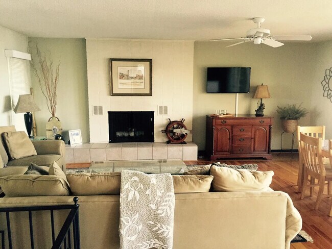 Foto del edificio - 8017 Shore Dr