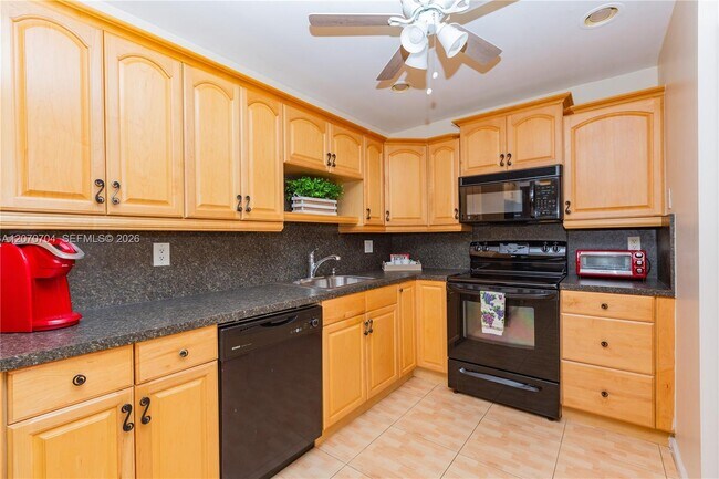 Foto del edificio - 1055 NW 83rd Ave