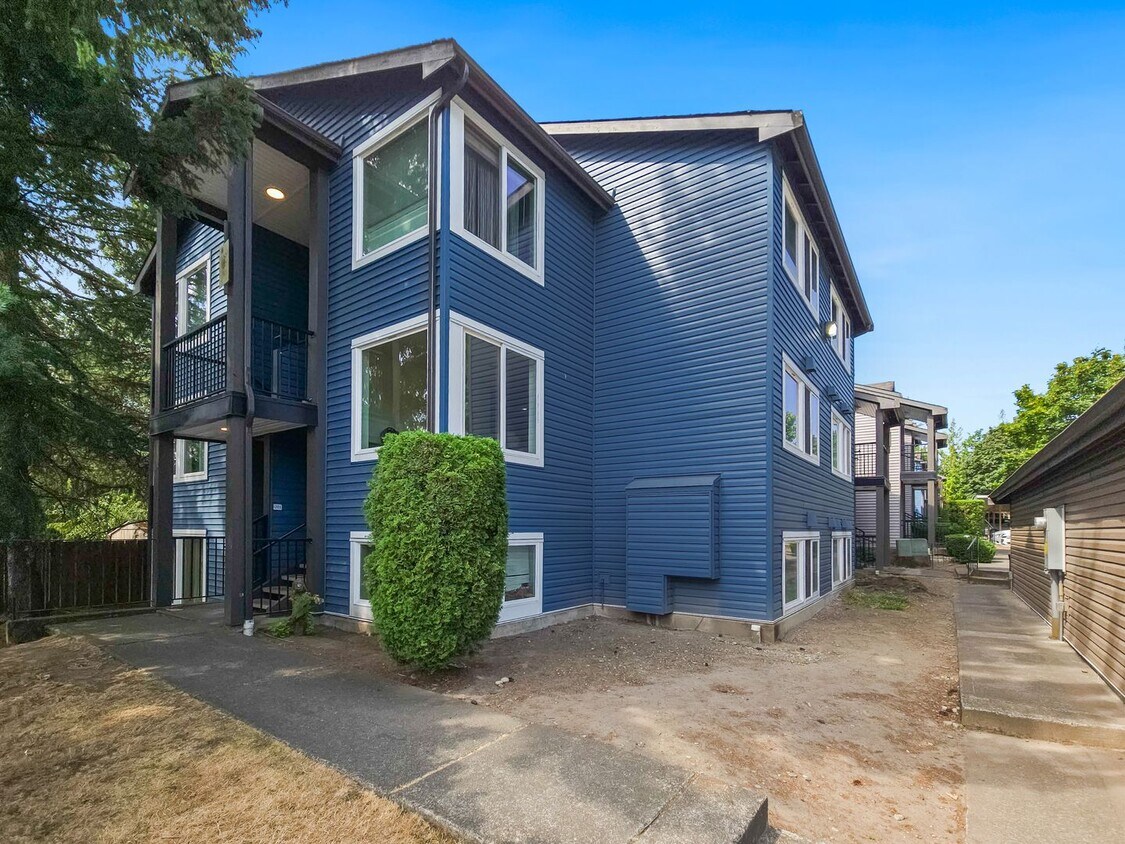 Foto principal - Updated 2BR Condo with Pool, Clubhouse & P...