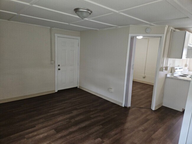 Building Photo - Hideaway Hills MHP