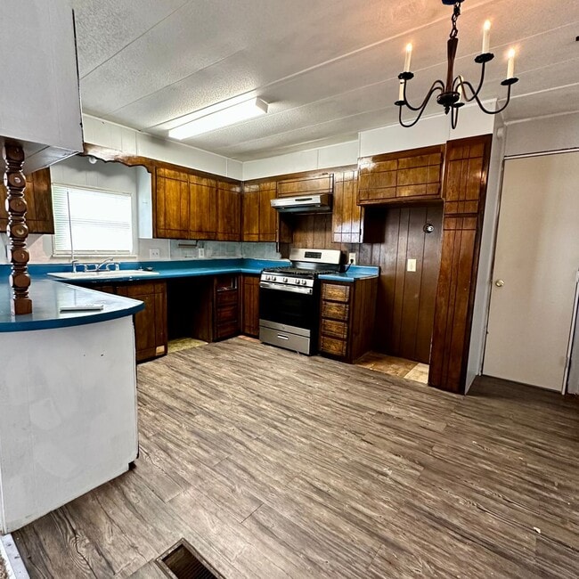Building Photo - Move in Special 1/2 off first full months ...