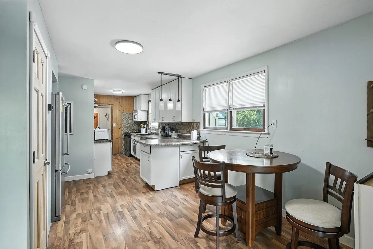 kitchen - 5512 Vasa Ter