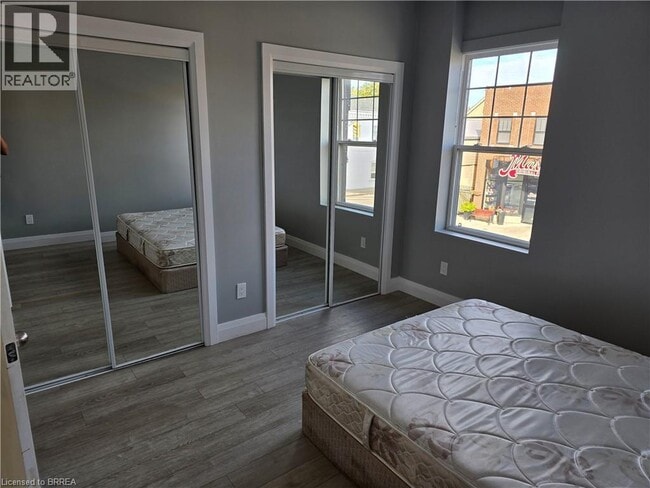 Building Photo - 140 Murray St