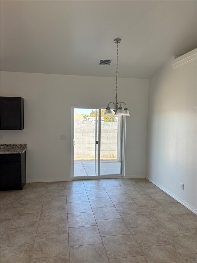 Foto del edificio - 2601 Chambers Ave