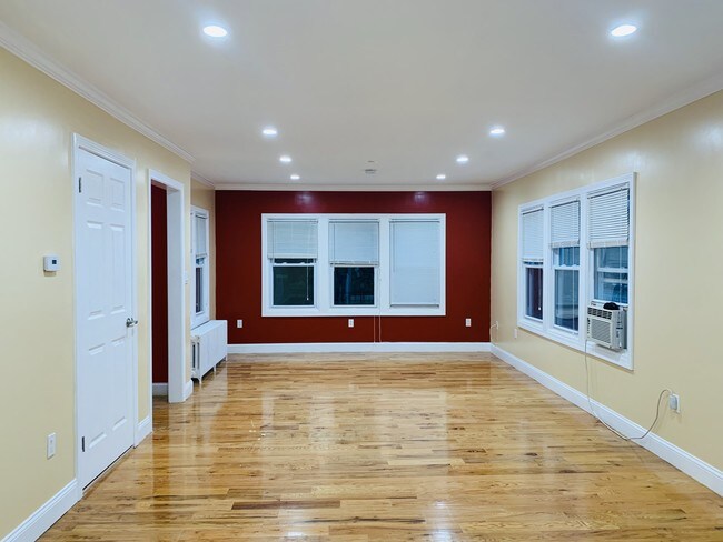 Foto del edificio - 744 Burnside Ave