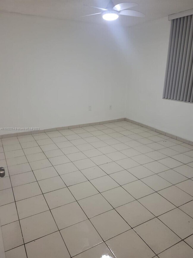 10000 NW 80th Ct Unit 2305, Hialeah Gardens, FL 33016 Condo for Rent