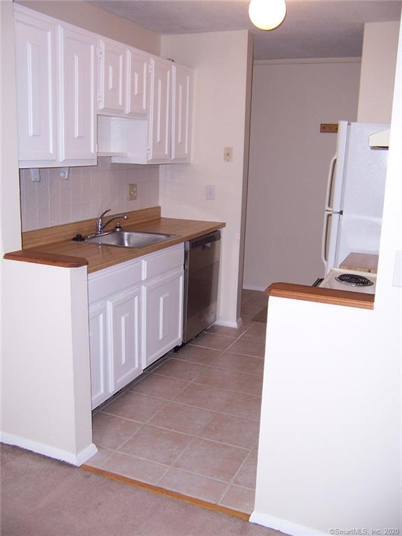 Building Photo - 37 Balance Rock Rd