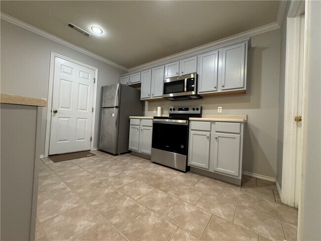 Foto del edificio - 1582 Willowbrook Dr
