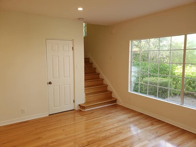 Foto del edificio - 1037 S Longwood Ave