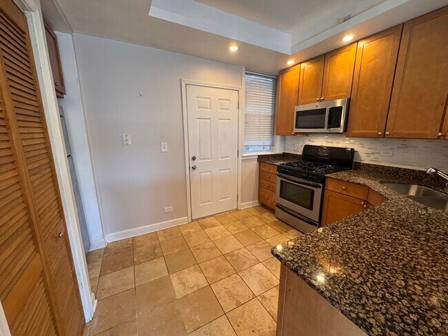 Foto del edificio - 1342 W Estes Ave