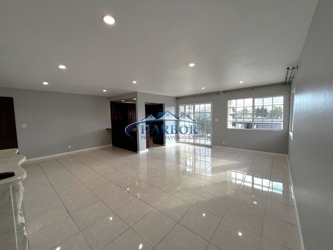 Foto del edificio - 4565 W 132nd St