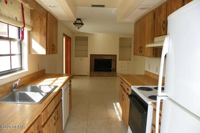 Foto del edificio - 2045 Taylor Rd