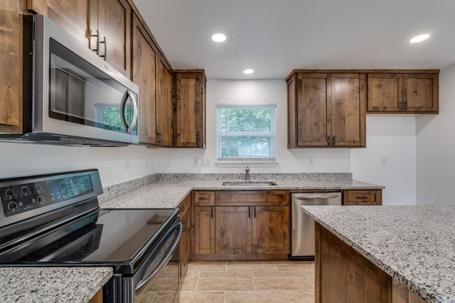 Building Photo - Updated 3/1 in Cibolo