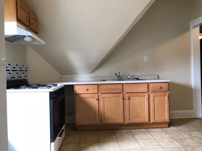 Foto del edificio - 1741 N Farwell Ave