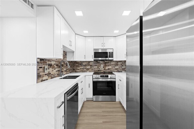 Foto del edificio - 16710 NE 9th Ave