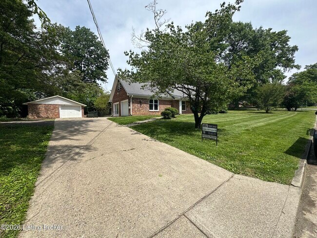 Foto del edificio - 634 Cherrywood Dr