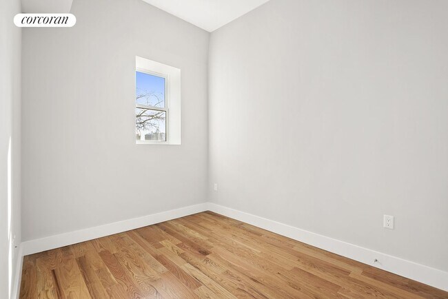 Building Photo - 132 6th Ave