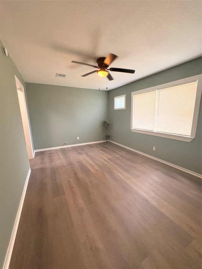 Building Photo - 4323 Groton Dr