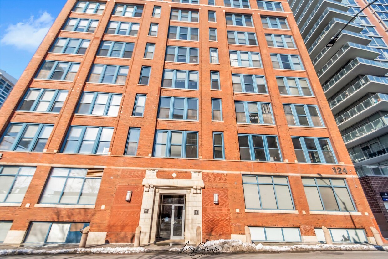 Primary Photo - 124 W Polk St