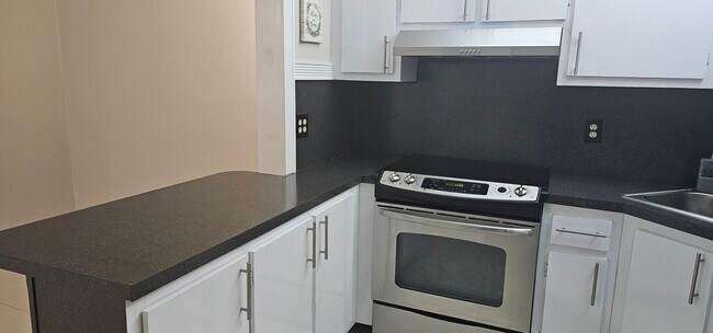 Foto del edificio - 4731 Sable Pine Cir