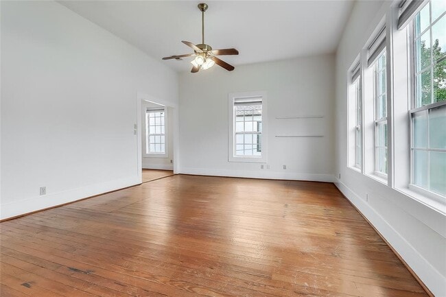 Building Photo - 609 W 35th St