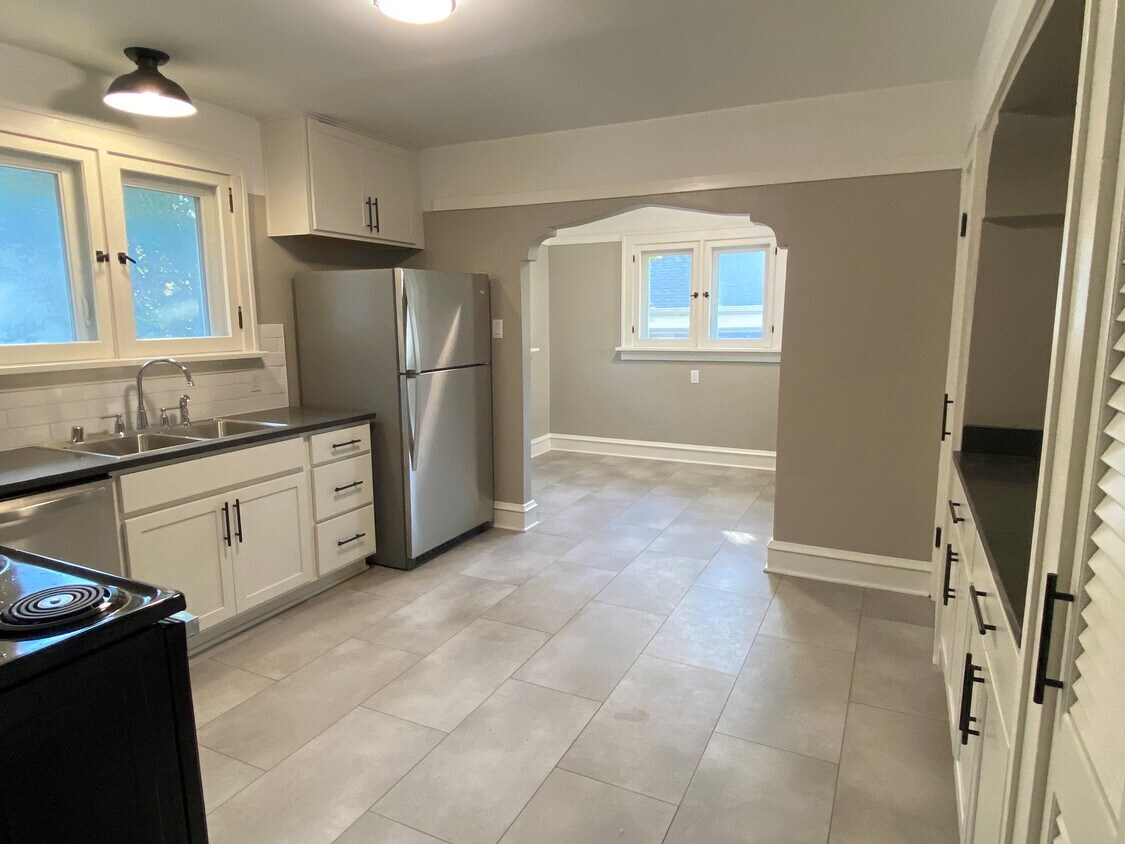 Kitchen and Eat-In Area - 2179 S 83rd St