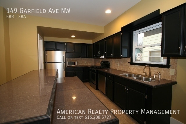 Building Photo - 149 Garfield Ave NW