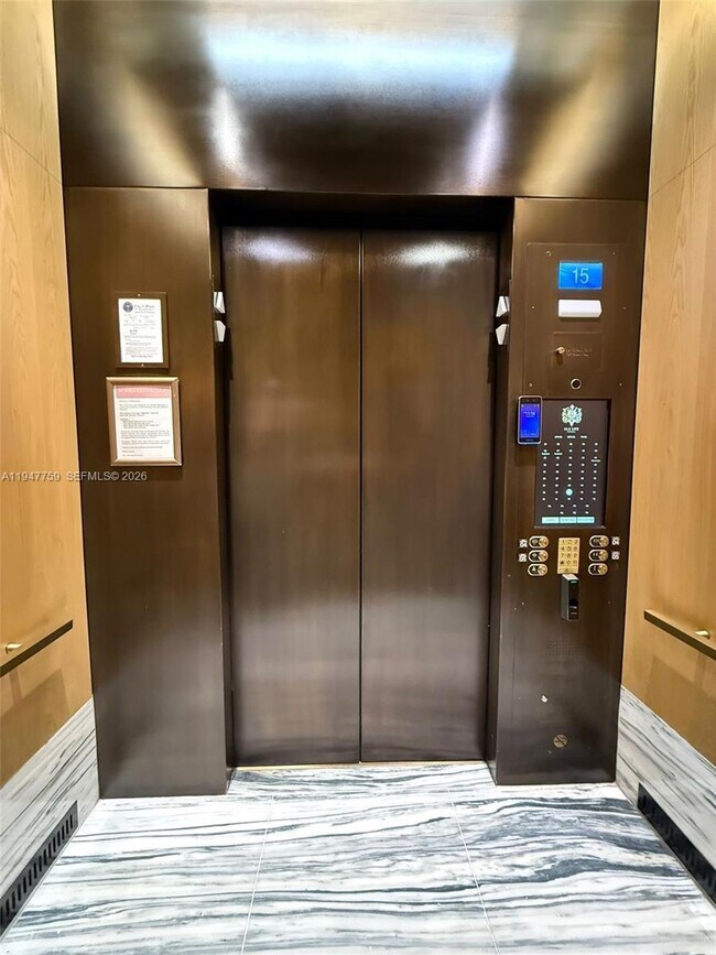 Foto del edificio - 801 S Miami Ave