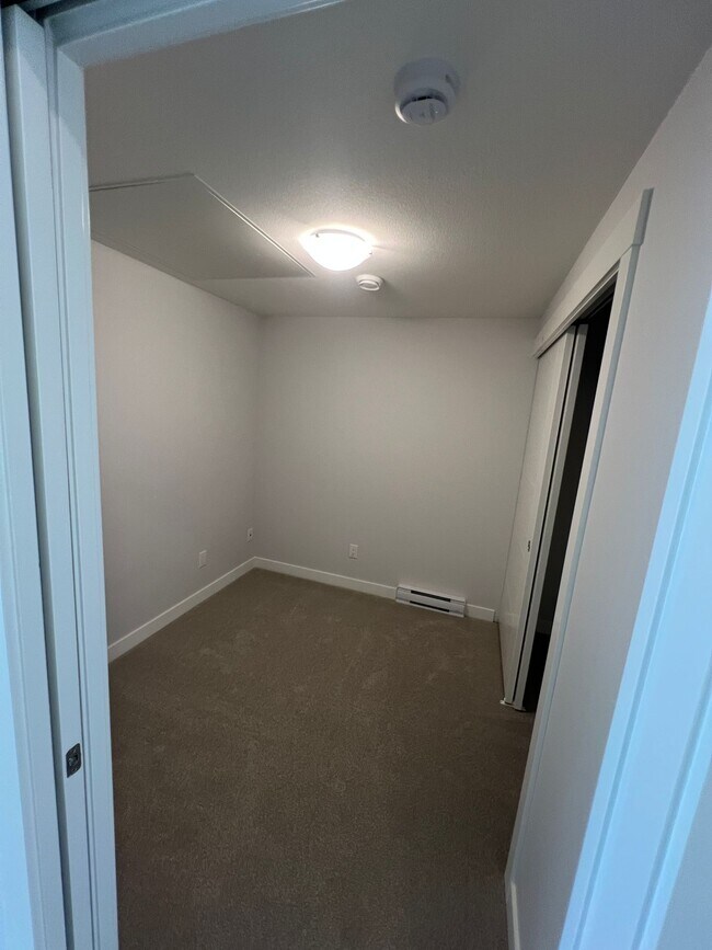 Photo du bâtiment - 8423 Cedar St