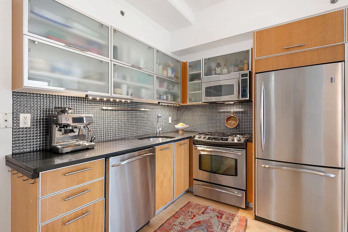 Foto del edificio - 242 S 1st St