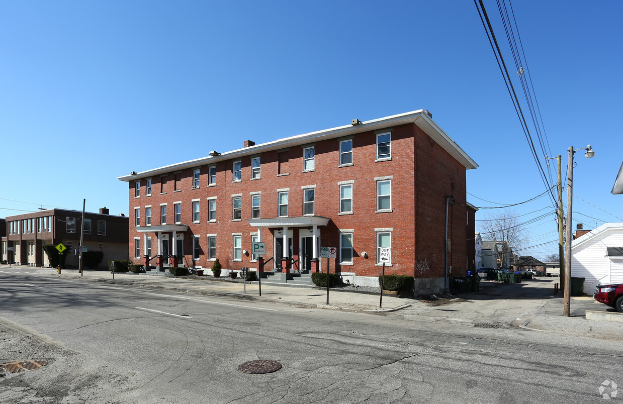 Building Photo - 554-560 Chestnut St