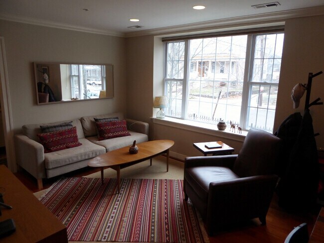 Foto del edificio - 1404 Longfellow St NW