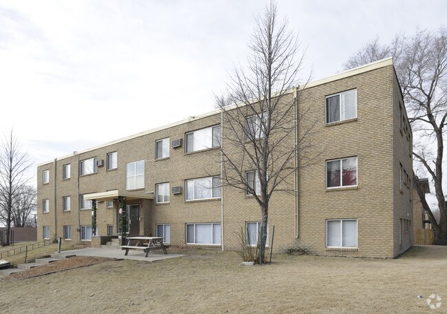 Foto del edificio - 4654 Tyler St NE