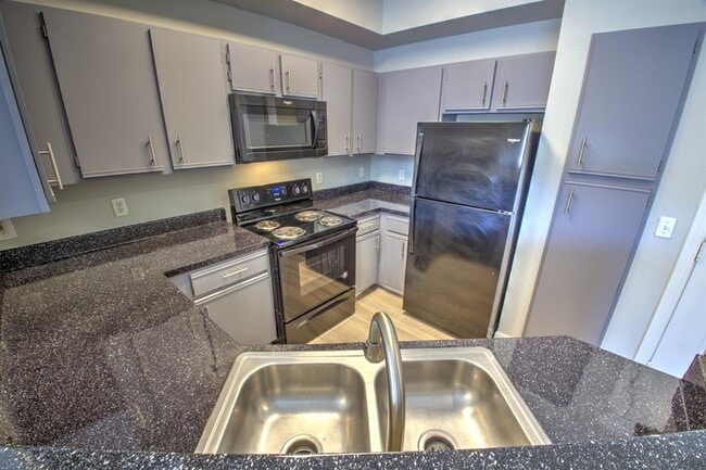 Foto del edificio - 2320 Gracy Farms Ln