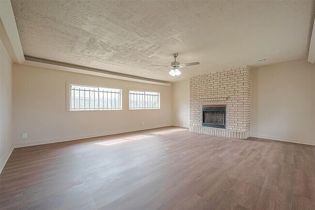 Building Photo - 15502 Corsair Rd