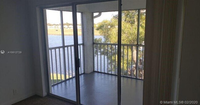 Building Photo - 1342 The Pointe Dr