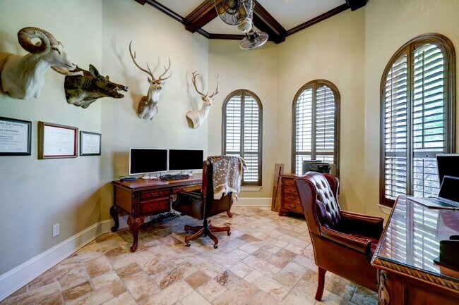 Foto del edificio - 4434 Chateau Creek Way