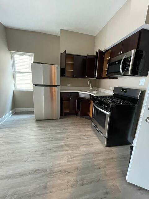 Cocina - 1312 W Erie St