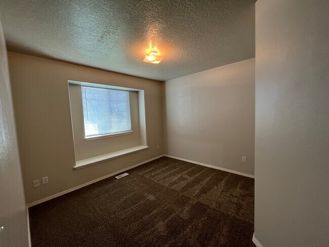 Building Photo - 16847 Bayou Way