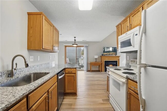 Foto del edificio - 635 Meadow Ln