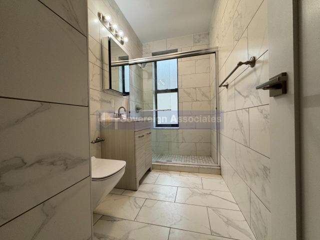 Foto del edificio - 5 bedroom in NEW YORK NY 10033