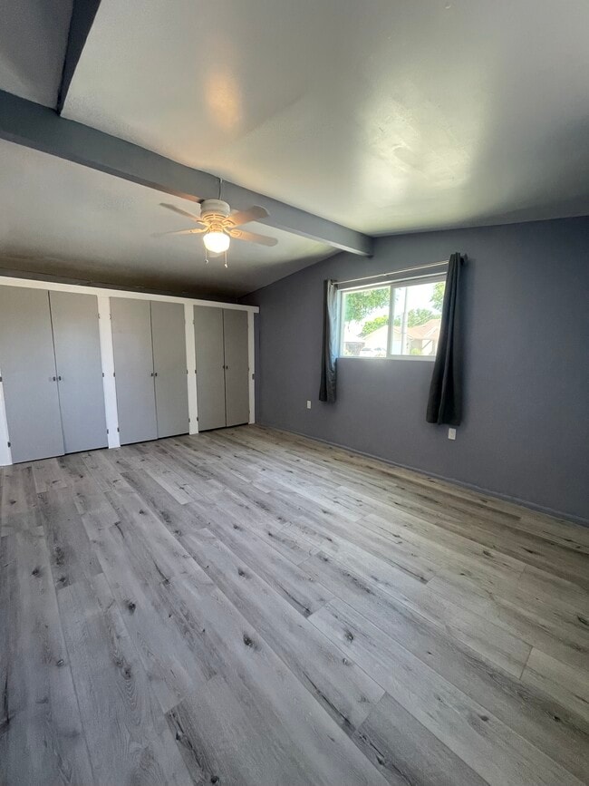 Foto del edificio - 6439 Graves Ave