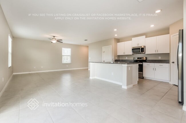 Building Photo - 15517 Miller Creek Dr