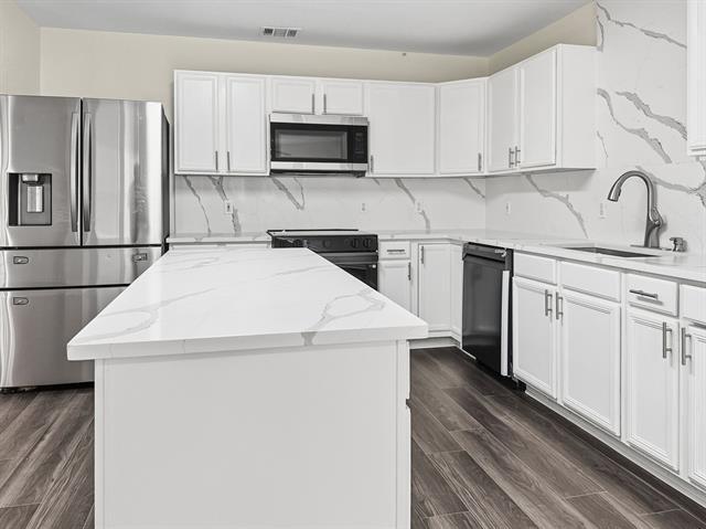 Building Photo - 12214 Peachtree Ln