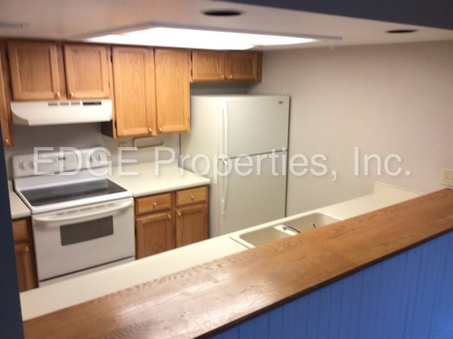 Building Photo - 491 S Kalispell Way