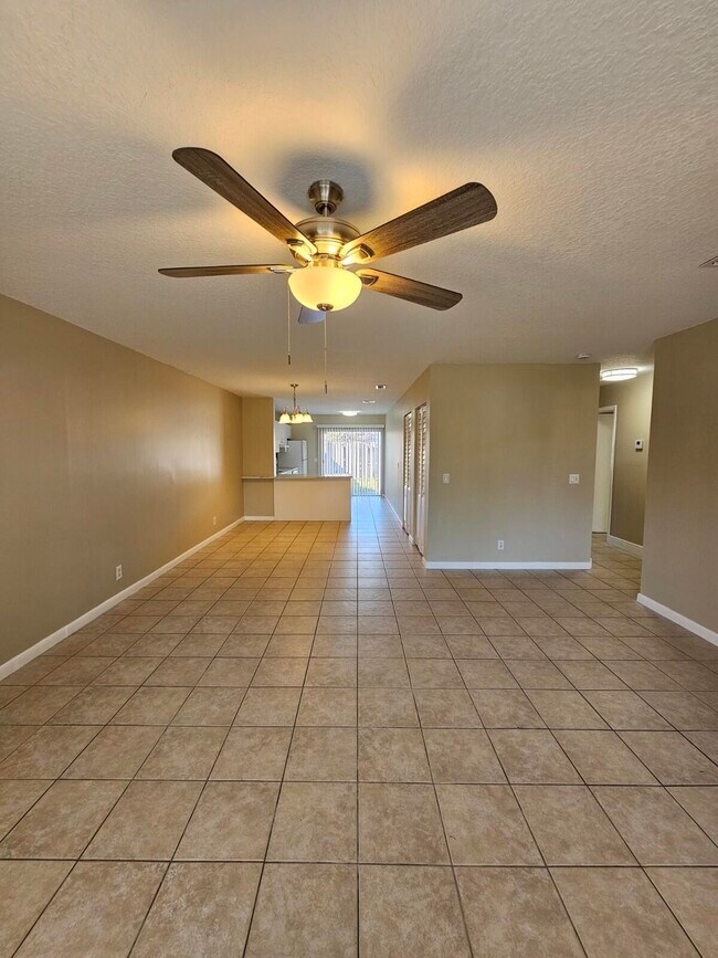 Building Photo - 4768 Orleans Ct