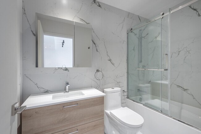 Building Photo - LV527