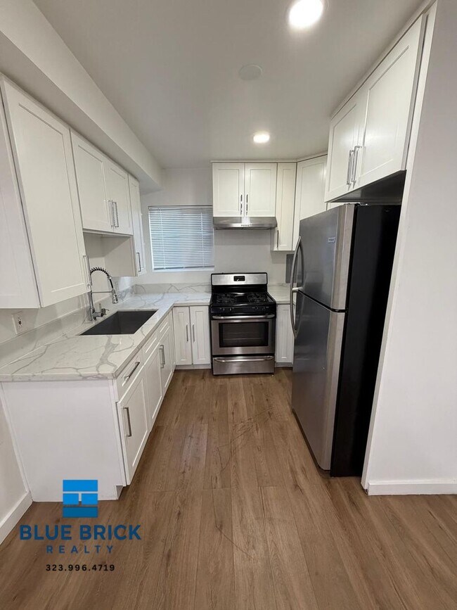 Foto del edificio - 5739 Halbrent Ave