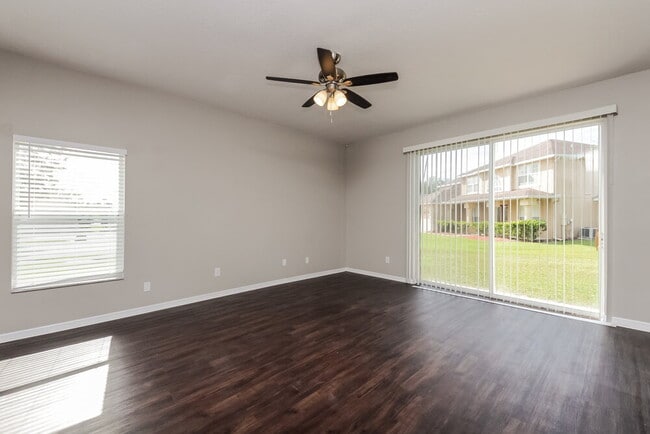 Building Photo - 2828 Sweetspire Cir
